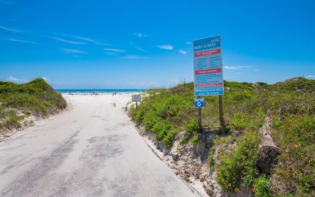 Butler Beach Bungalow