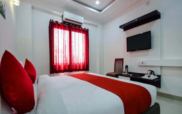 Hotel White Tulip by OYO Rooms