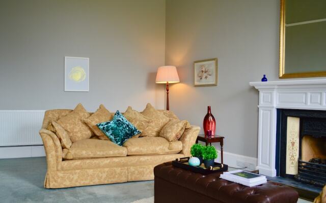 West End 2 Bedroom Georgian Apartment