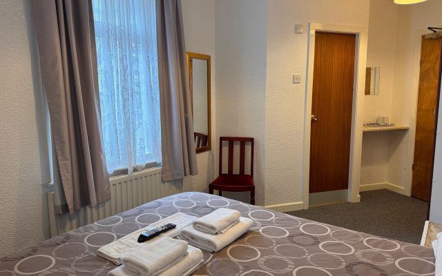 Pleasure Beach Hotel by OYO