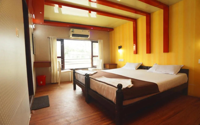 JCT Houseboats