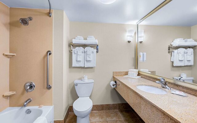 Comfort Suites Vacaville-Napa Valley Area