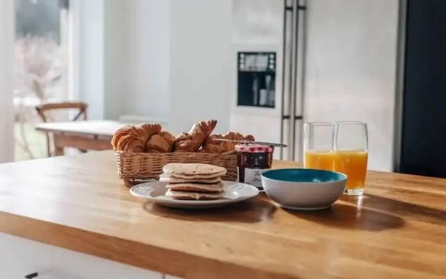 Waterfront Retreat in Hambleden