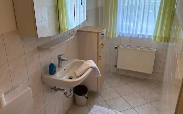 Coastal Comfort With Garden