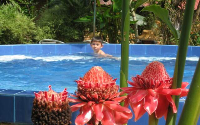 Malee's Nature Lovers Bungalows