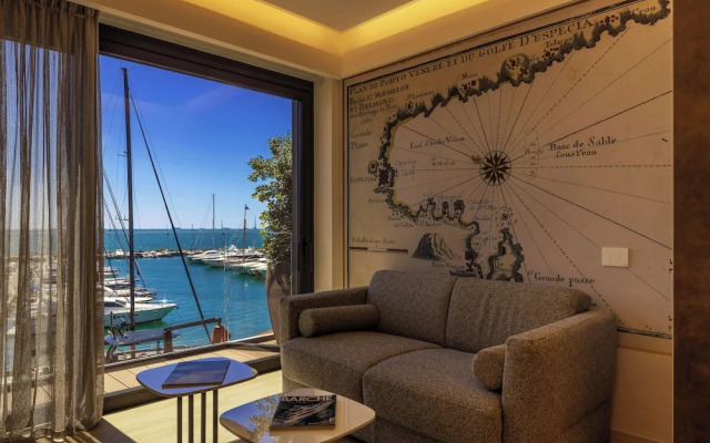 Porto Lotti Suite Hotel