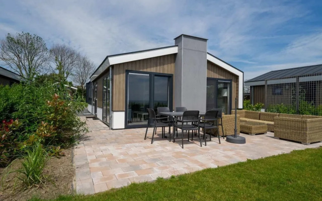 Modern Chalet on the Water of the Markermeer