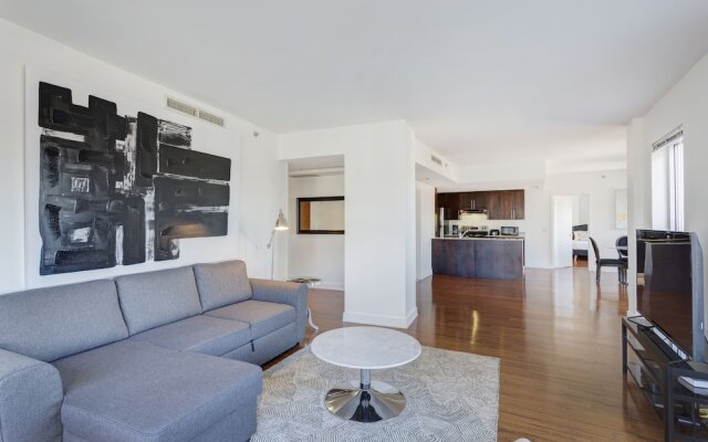 Palais-des-Congrès Furnished Suites by Hometrotting