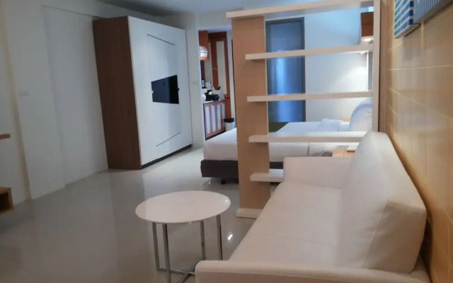 The Green Golf Residence Condominium