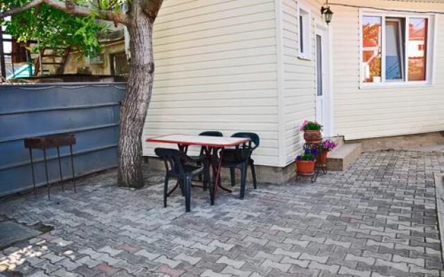 Guest House on Gogolya 36A