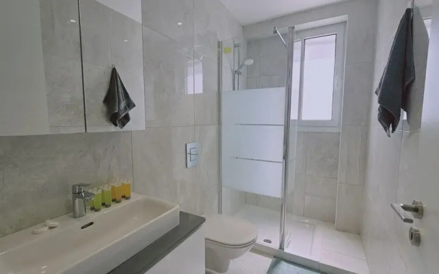 136 LCA - Stay Aquamarine Apartment