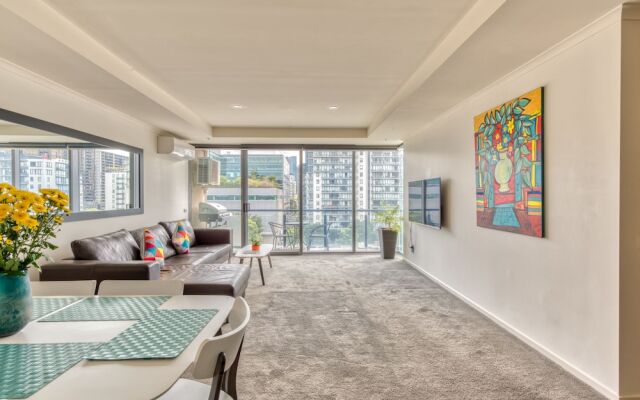 South Melbourne 2 Bed Parking