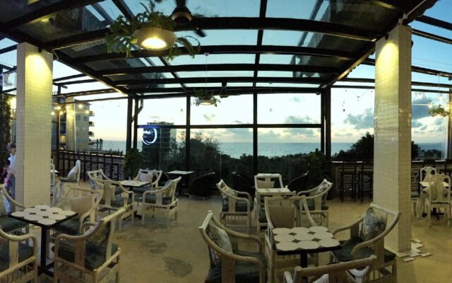 Phu House Hostel