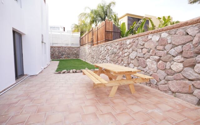 YalaRent Afarsemon APT complex with pool - For Families & Couples