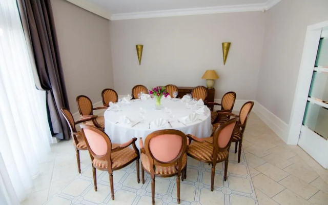 Mrowka Centrum Konferencyjno Apartamen