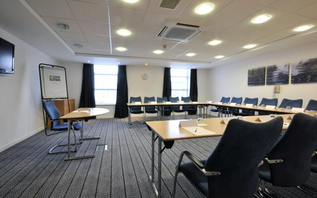 Holiday Inn Express Leigh - Sports Village by IHG