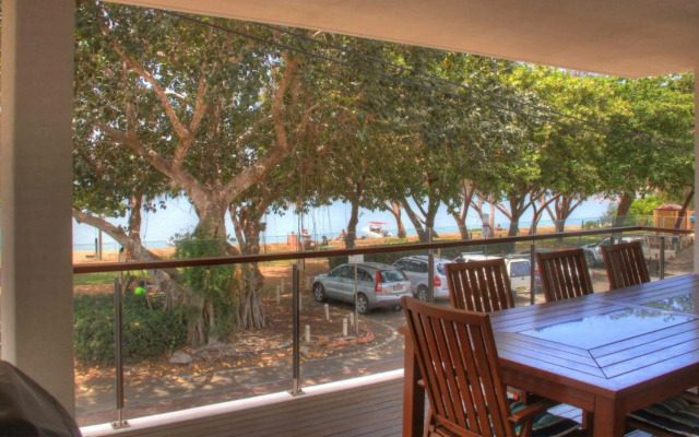 Maggies Beachfront Apartments