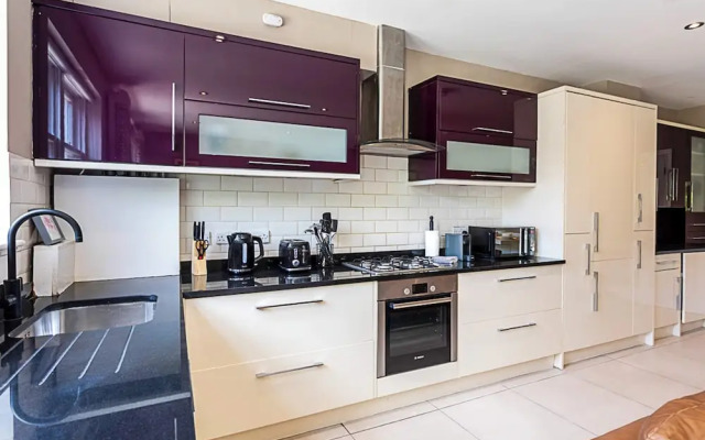 Stunning Flat in the Heart of Parsons Green