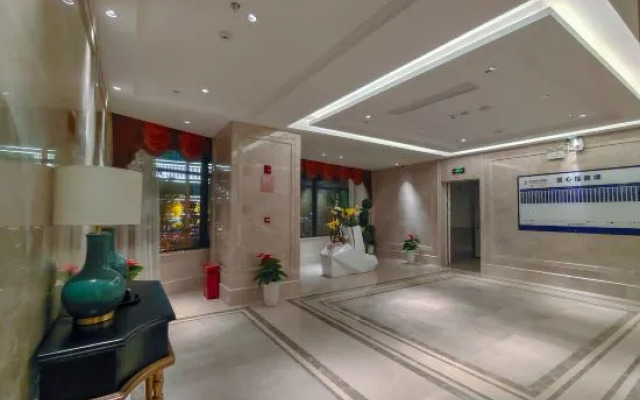 Vienna Hotel (Wuchang Jiangtan Xujiapeng Subway Station, Hubei University)