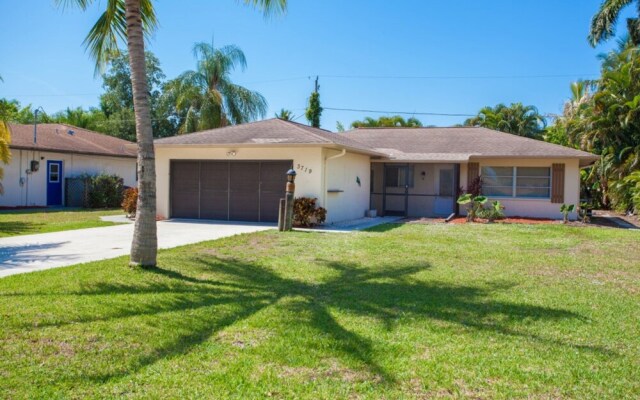 Bonita Beach 3719