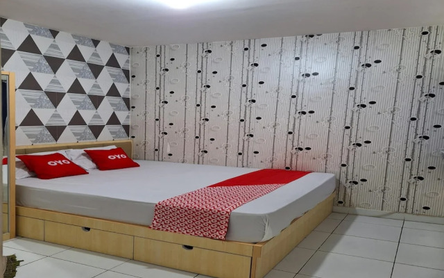OYO 93701 Room Transit By At