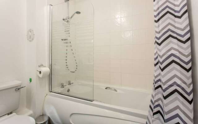 2 Bedroom Apartment Near City Centre