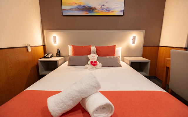 YEHS Hotel Sydney QVB