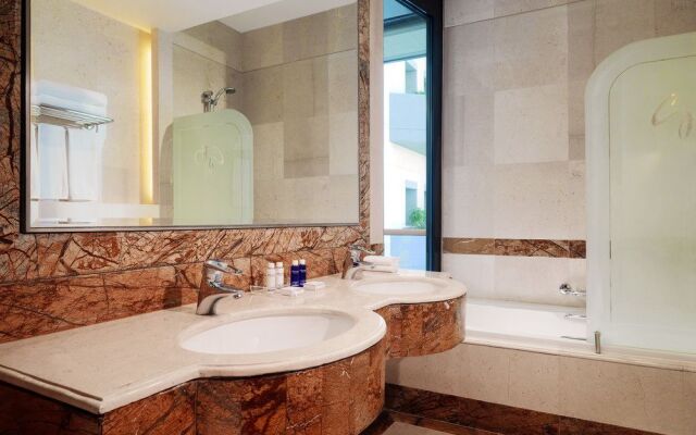 Grand Hills Hotel & Spa