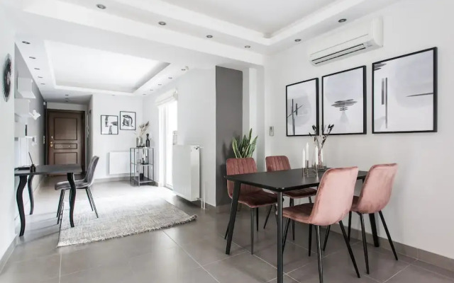 UPSTREET Modernized & Spacious 2BD Apartment in Chalandri