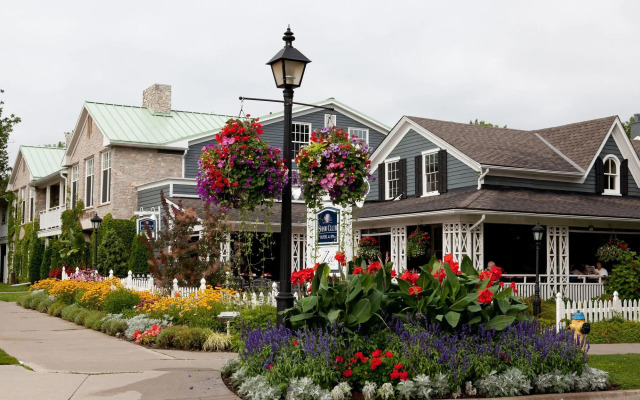 The Shaw Club Hotel
