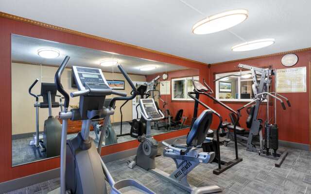 Howard Johnson by Wyndham Gillette