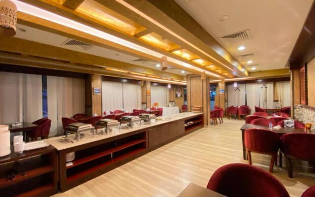 Muscat Plaza Hotel