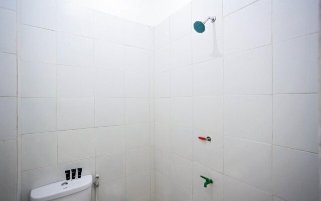 RedDoorz Plus near Halim Perdanakusuma 2