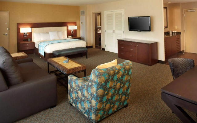 DoubleTree by Hilton Hotel Alana - Waikiki Beach