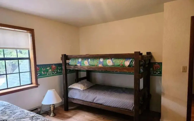 Relax Inn Close to Attractions Galore!