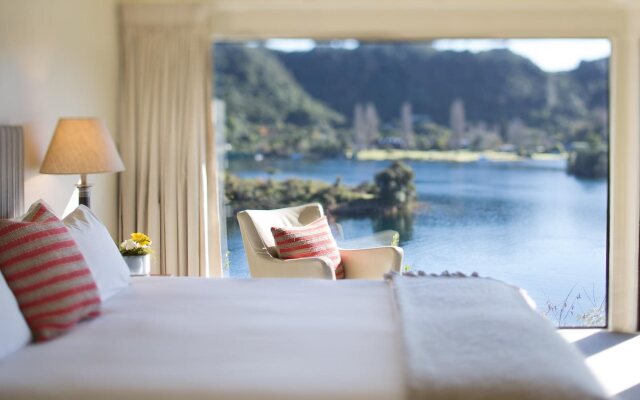 Solitaire Lodge