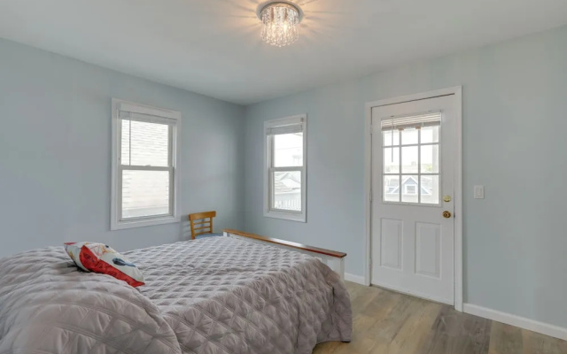 Sunny Seaside Heights Retreat: Walkable Location!