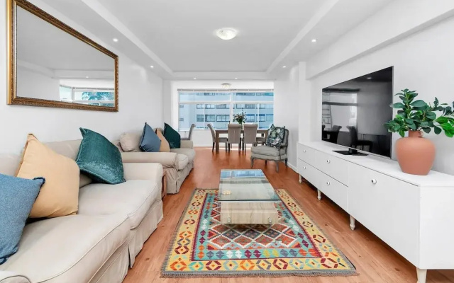 2bed Central Apartment in Cape Town Atlantic Point