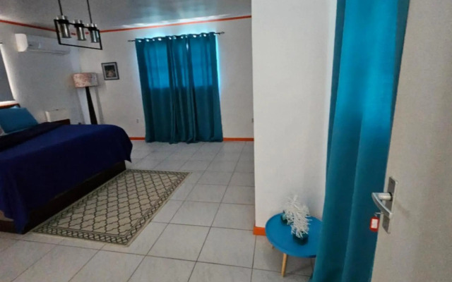 Villa Raven`s Paradise (Gris)