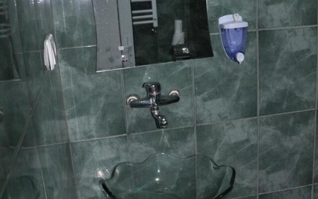 Lamani Hotel