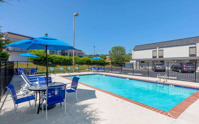 Quality Inn Cleveland North