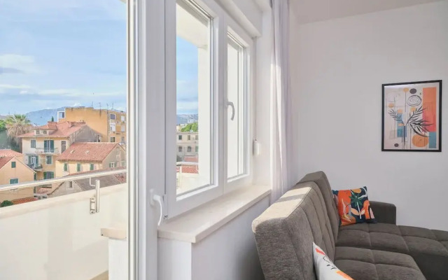 LAV Central Apartment by Litto