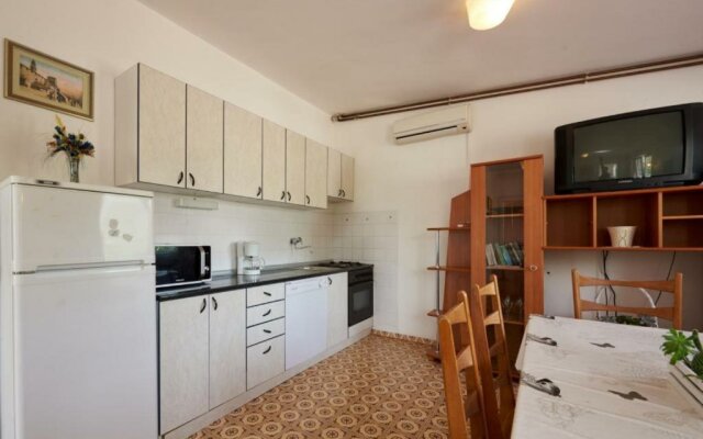 Apartments Mare - 30m from beach