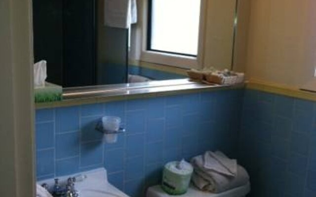 Sea Breeze Motel