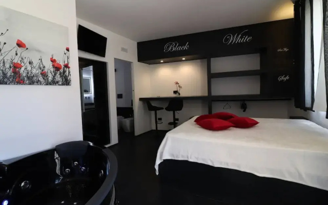 Black&white Otranto Suite