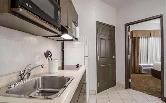 Suburban Extended Stay Hotel Estevan