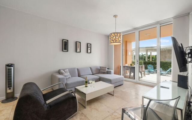 Ground Level Condo 2BR 2BA w Pool Access Gym