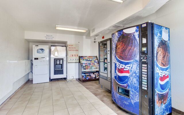 Motel 6 Albuquerque, NM - Carlisle