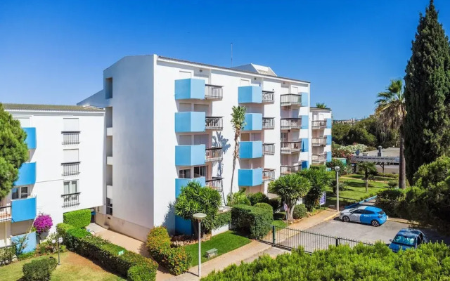 1BR Apartment with Pool at Lago Azul