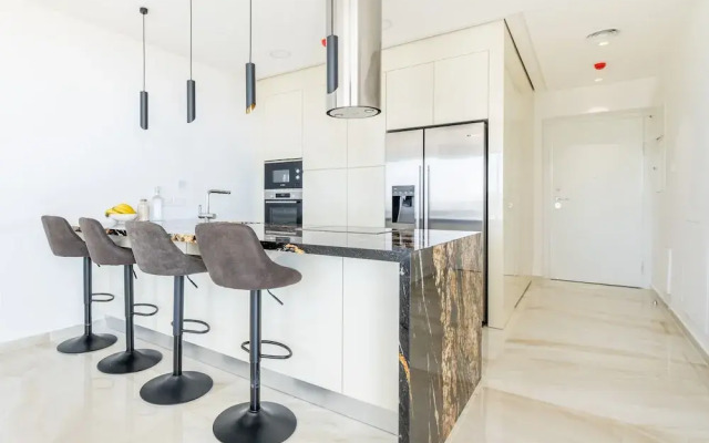 "sanders Dione Residences - Pleasant 2-bedroom Apartment With Sea View"